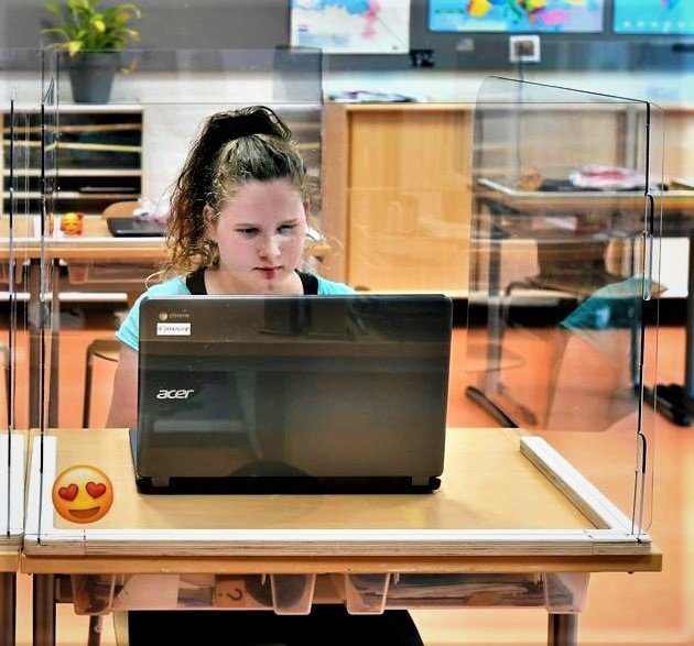 (Pengawal Bersin Desktop Sekolah) Halangan Pengawal Bersin Meja Sekolah - Plexiglass